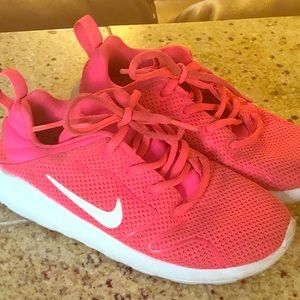 Nike Shoes - Nike Tanjun Girls Nike Shoes - Nike Tanjun Girls